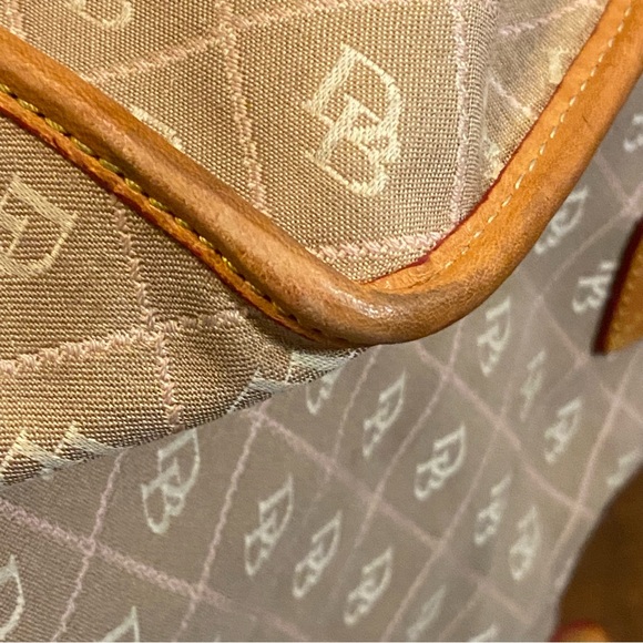 Dooney & Bourke signature logo shoulder/hand bag tan/ivory/pink medium 10x18 - Picture 6 of 16